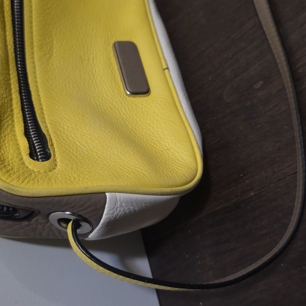 Marc by Marc Jacobs Two-Tone Yellow and Cream Shoulder Bag - Picture 8 of 8